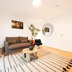 Apartamento Modernes Mit Balkon Am Hbf