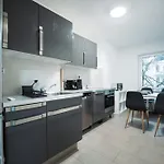 Modernes Mit Balkon Am Hbf * Coblença
