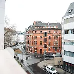 Modernes Mit Balkon Am Hbf Daire *