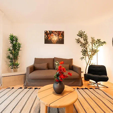 Apartment Modernes Mit Balkon Am Hbf *