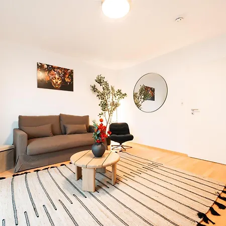 Apartment Modernes Mit Balkon Am Hbf