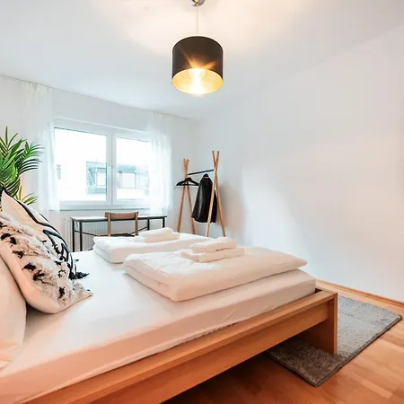 Modernes Mit Balkon Am Hbf *