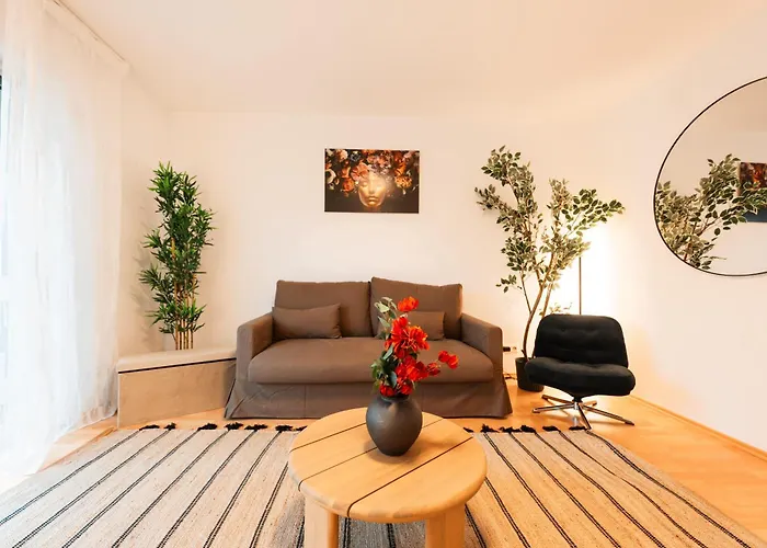 Appartement Modernes Mit Balkon Am Hbf *