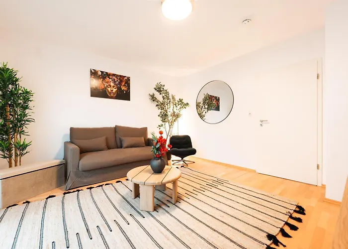 Appartement Modernes Mit Balkon Am Hbf