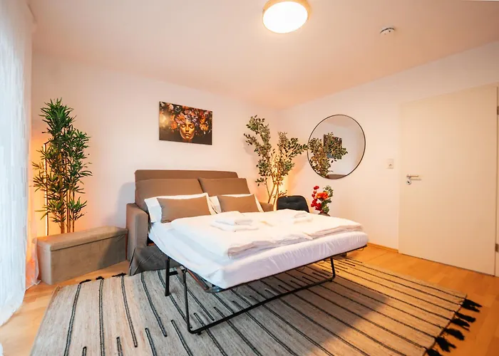 Apartment Modernes Mit Balkon Am Hbf *